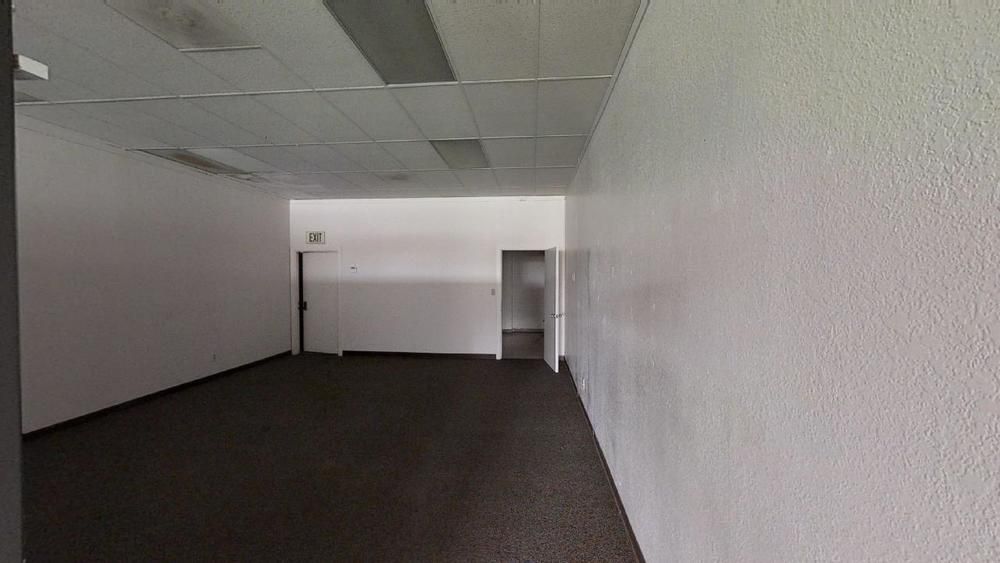 Move-In Ready Retail/Office Storefront @ Downtown Corner: 277 N 5th St, Coalinga, CA 93210